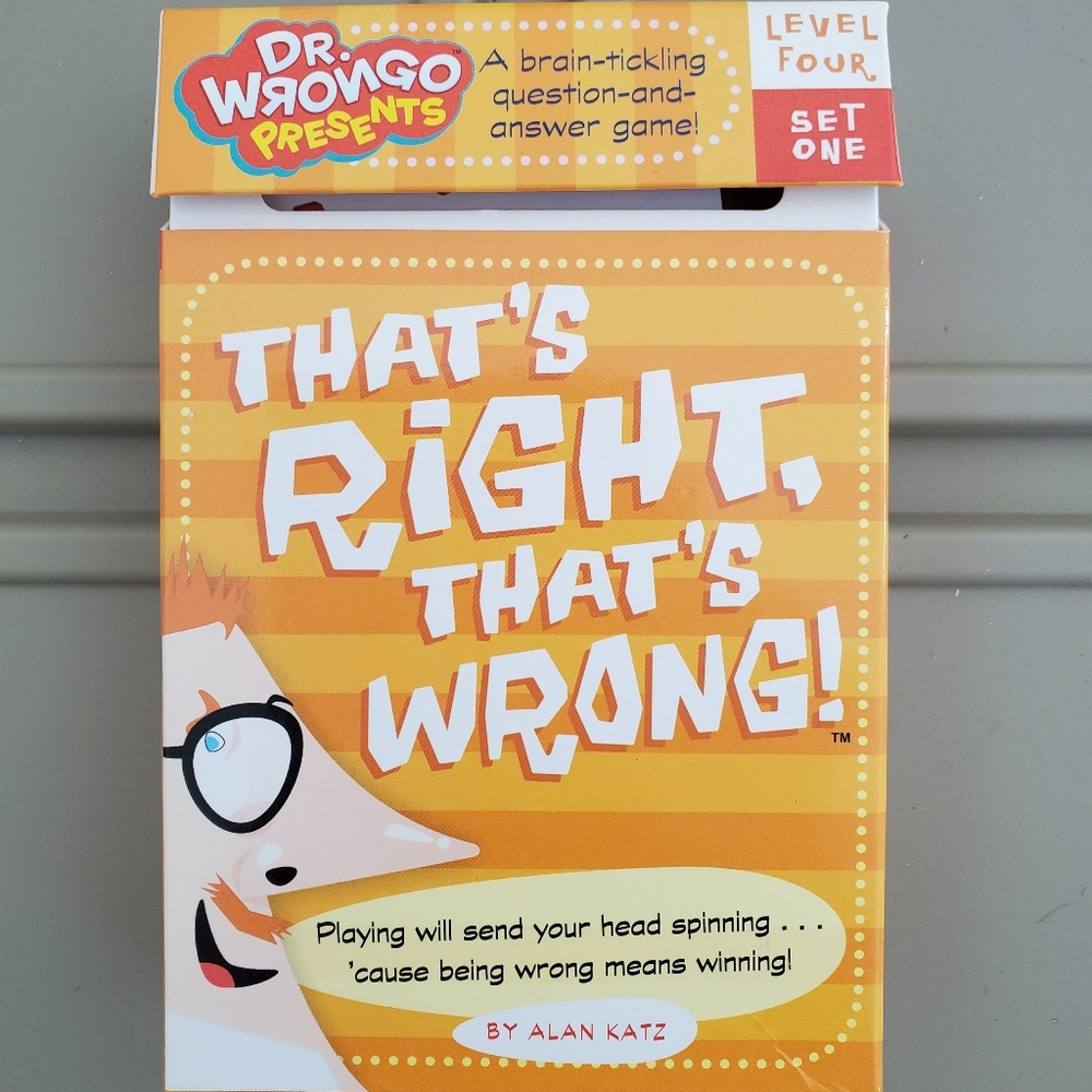 That's Right That's Wrong / Question & Answer Game with 298 Questions